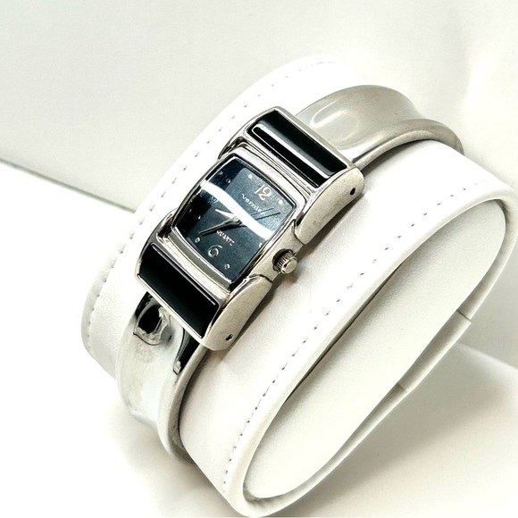 Vernier Quartz Working Watch Clamper Bangle Style - Picture 11 of 13